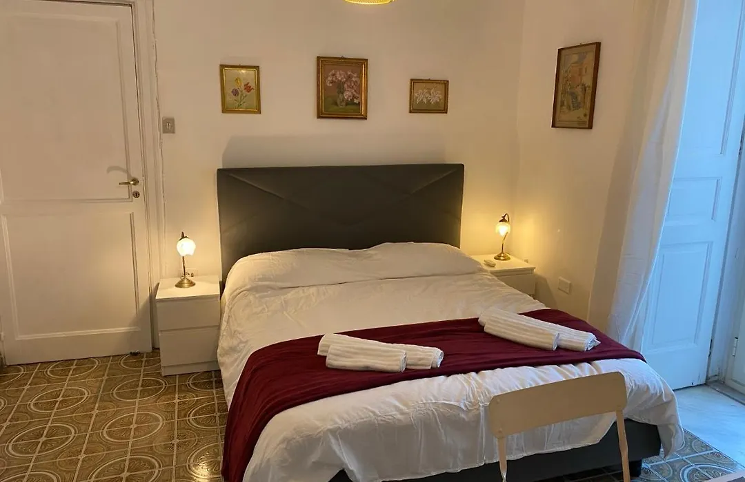 Rooms In San Domenico Maggiore 3-1